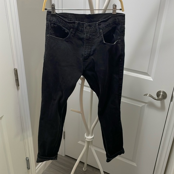 Black Slim Levi’s - Picture 3 of 5